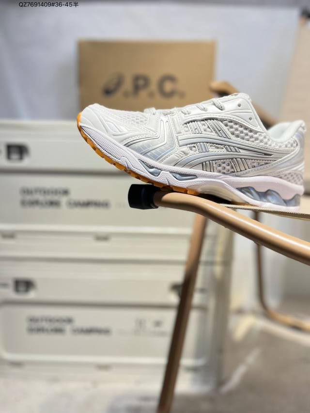 Asics Gel-Kayano 31 Asics classic running shoes are now popular with functional