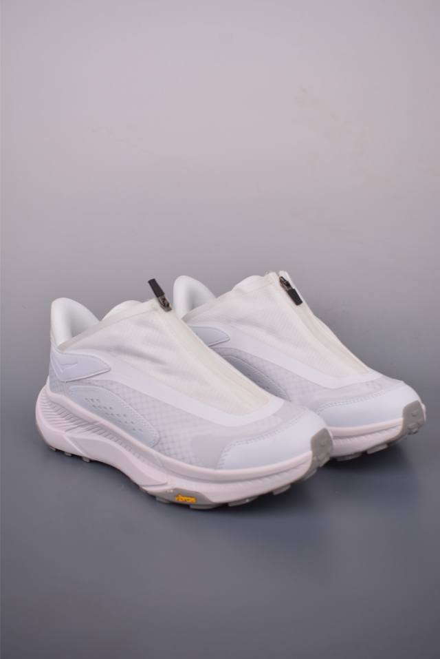 Hoka One One U Project Transport low-top professional cross-country running shoe