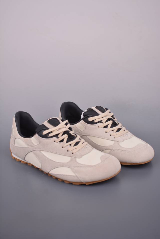 Bottega Veneta Orbit Flash lambskin round-toe lace-up thin-soled shoes. This sty