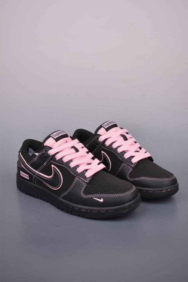 Nike SB Dunk Low Supreme collaboration. Highly recommended. Made of genuine top-