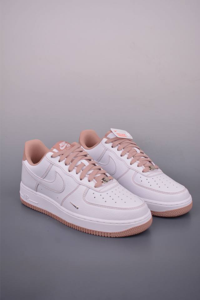 Nike Air Force 1 Low white powder mini hook original last and cardboard to creat