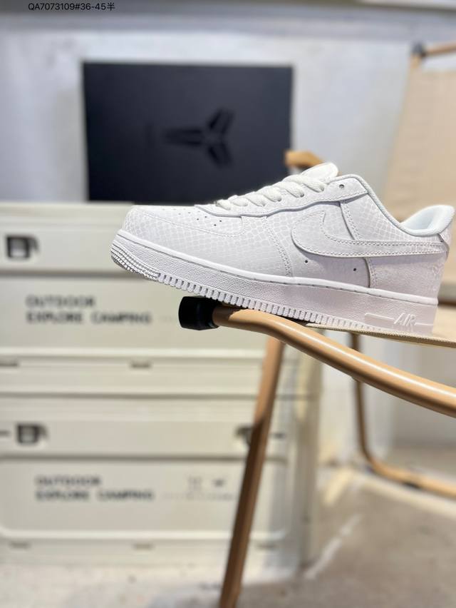 Nike Air Force 1 '07 Air Force One versatile casual sports sneakers. Soft, elast