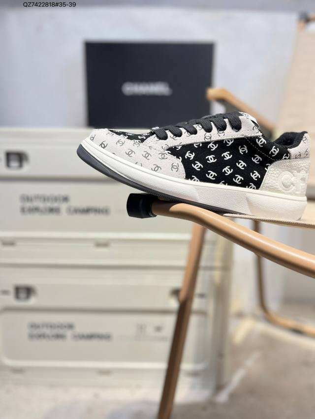 Chanel 25Ss Spring/Summer new counter top casual sports shoes. This classic desi