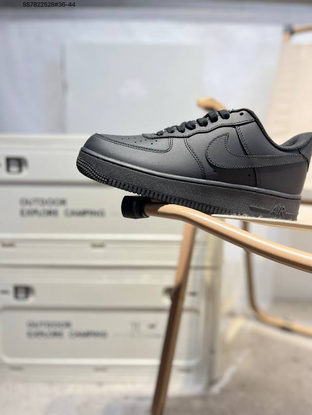bargain price! Perfectly clean, excellent value for money! NK Air Force 1'07 Low