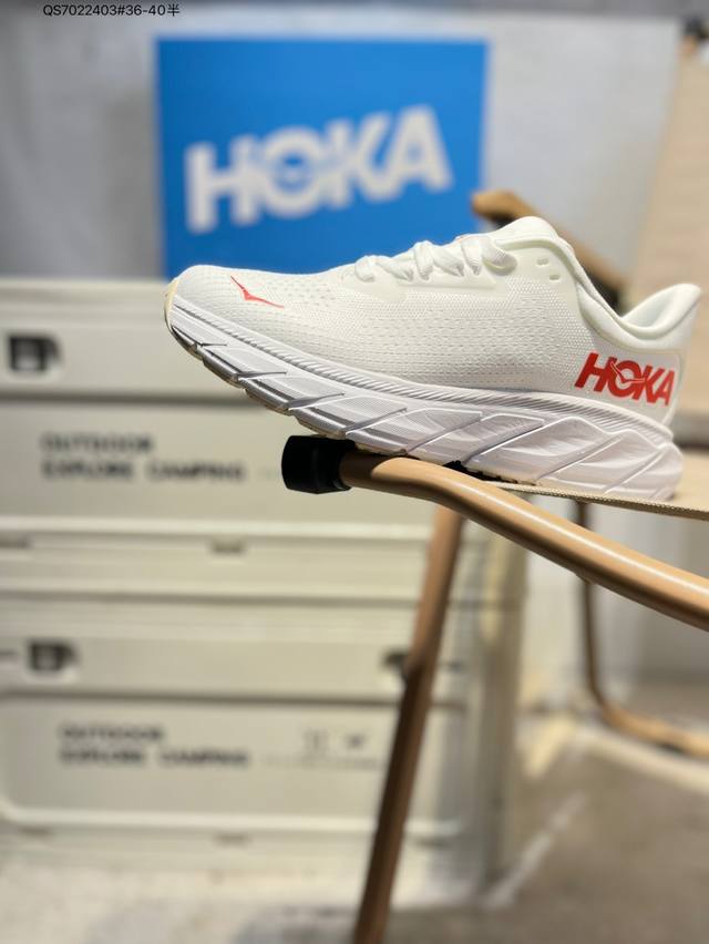 Developed from an upgraded original last Using a soft, breathable mesh upper Lig