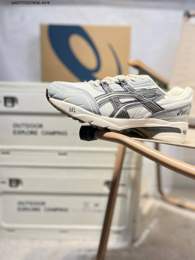 Asics Gel-1090 Asics classic running shoes are now popular with functional and o