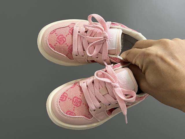 Special Price: Nike's new presbyopia Velcro children's sneakers. Sizes: 26-37. C