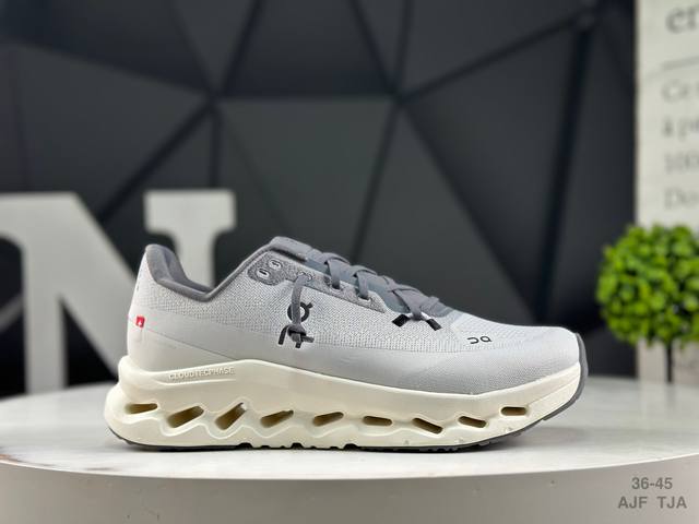 On Angpao Cloudtilr lightweight sports casual shoes! Very comfortable, with a so