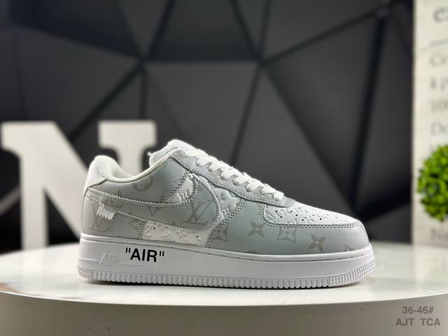 Nike Air Force 1 '07 Low Air Force One thick-soled, versatile casual sneaker. T