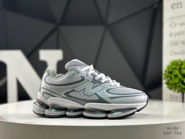 New Balance Nb U 0 running shoes. This remake of a classic shoe incorporates po