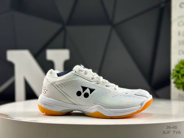 Yonex Power Cushion 65 fabric synthetic leather badminton shoes real shot first