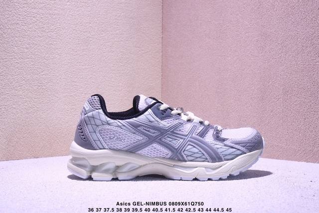 The Asics Gel-Nimbus 10.1 men's and women's shoes are available in half sizes.