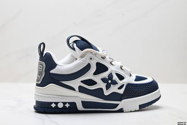 Corporate-grade Louis Vuitton Trainer Sneaker Low, a versatile sneaker for casu