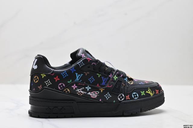 Corporate-grade Louis Vuitton Trainer Sneaker Low, a versatile sneaker for casu