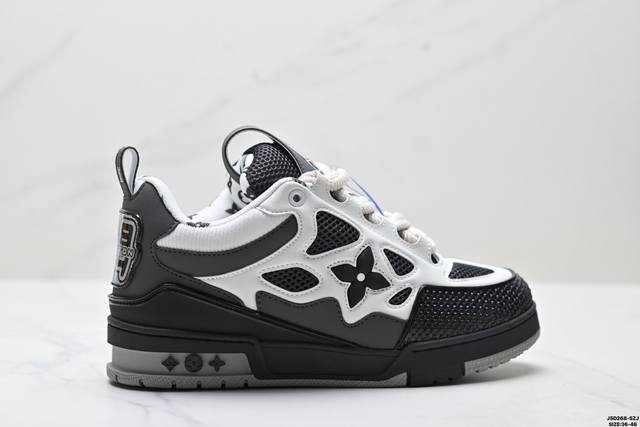Corporate-grade Louis Vuitton Trainer Sneaker Low, a versatile sneaker for casu
