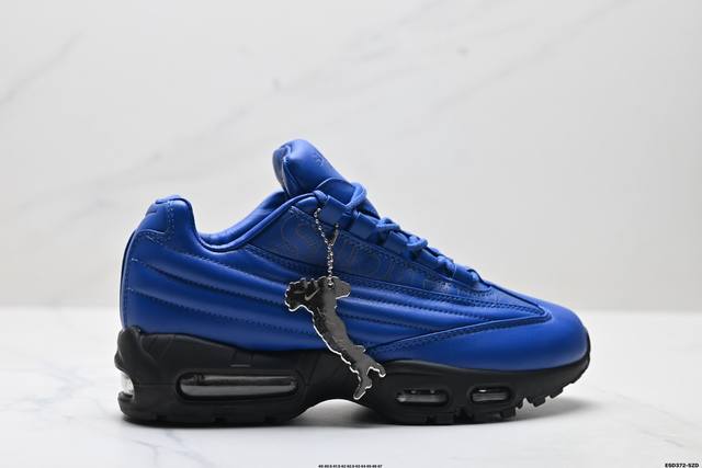 Pure original Nike Air Max 95 Lux, a versatile retro running shoe with air cushi