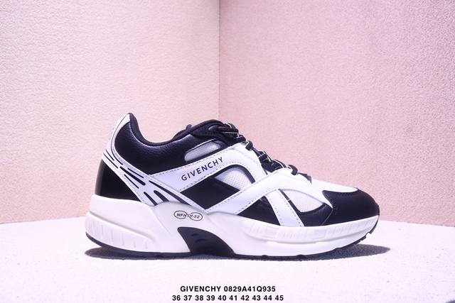 Corporate-grade Givenchy 001-2 round-toe, lace-up, low-top casual shoes. The de
