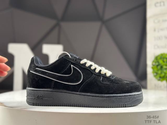 Authentic half-size Nike Air Force 1 '07 low-top casual sneakers. Item number: C