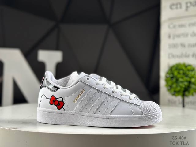 Head layer half size Hello Kitty x Adidas Originals Superstar shell toe series l