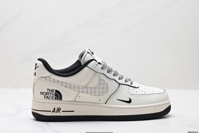 Company-level Nike Air Force 1'07 Lv8 Original last and original cardboard crea