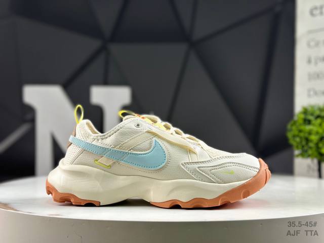 Nike Tc 7900 new dad shoes are injected with extraordinary fashion breath to cre
