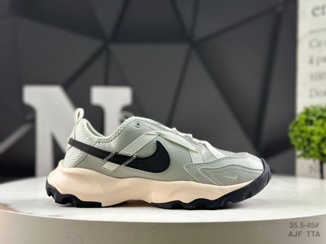 Nike Tc 7900 The new dad shoes are injected with extraordinary fashion breath to