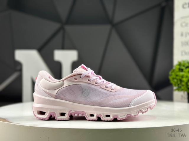 On Loewe lightweight sports casual shoes! Very comfortable, with a soft and well