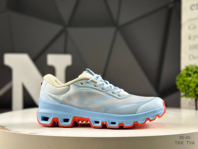 On lightweight sports casual shoes! Very comfortable, with a soft and well-wrapp