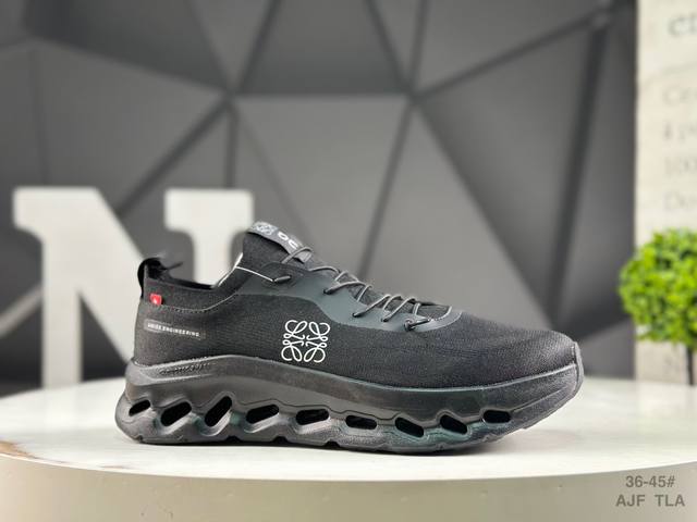 On lightweight sports casual shoes! Very comfortable, with a soft and well-wrapp
