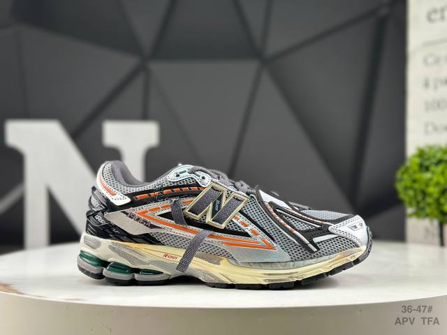 Nb New Balance M1906 Nb's classic dad shoe, layered with retro elements, boasts