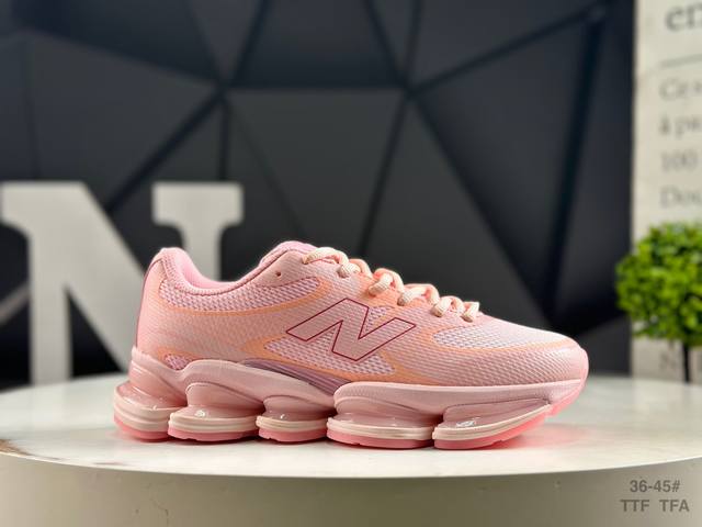 New Balance Nb U 0 running shoes. This remake of a classic shoe incorporates po