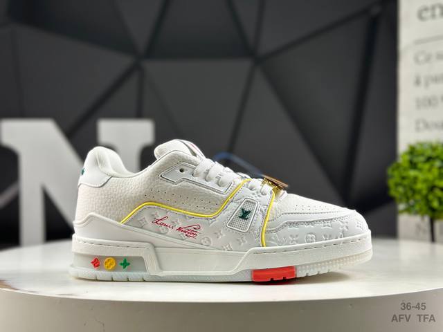 Louis Vuitton LV Louis Vuitton sneakers are a favorite among celebrities. Their