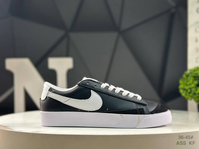 Authentic half-size Nike Blazer Low '77 Jumbo. A versatile piece, this all-new u