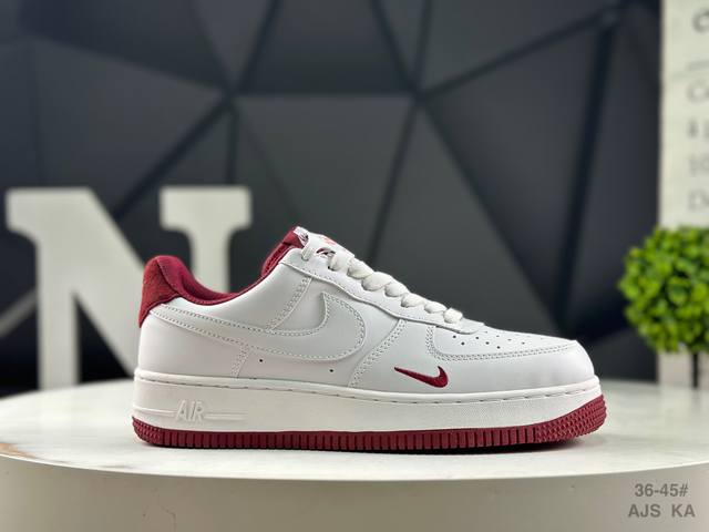 Nike Air Force 1 Low 07 Air Force original last and cardboard create a pure low-