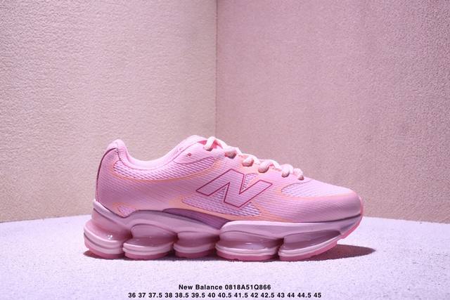 New Balance Nb U 0 running shoes. This remake of a classic shoe incorporates po