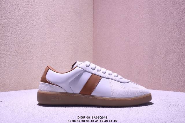 Dior low-top sneakers'Dior' logo on the tongue and a lightweight rubber solePair