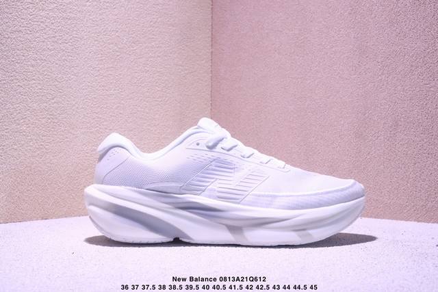 New Balance men's shoes are available in half sizes. They feature a pigskin lea
