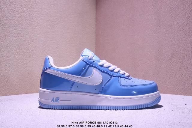 The company-grade Nike Air Force 7, a versatile low-top casual sneaker. Its sof