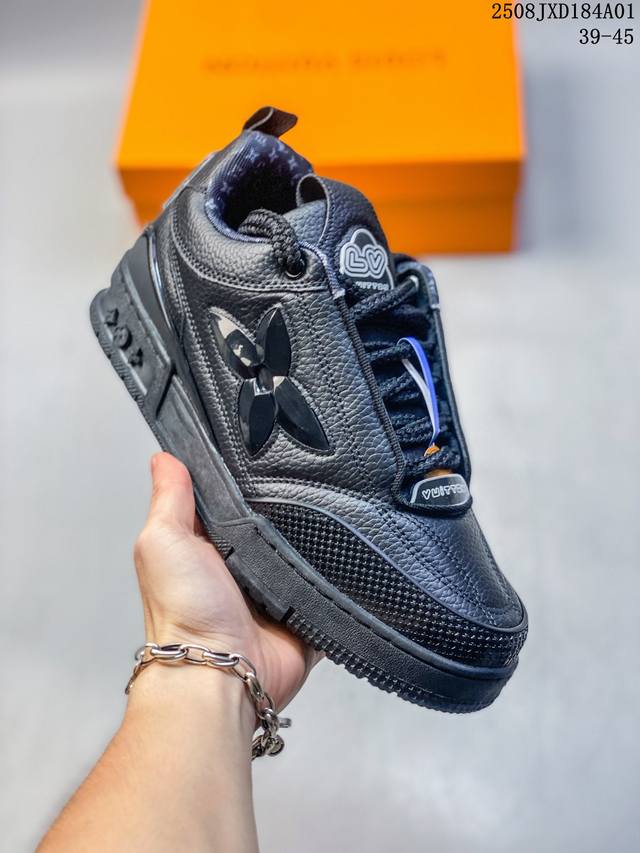Company-level Louis Vuitton Trainer Sneaker Low new Lv Louis Vuitton casual spor