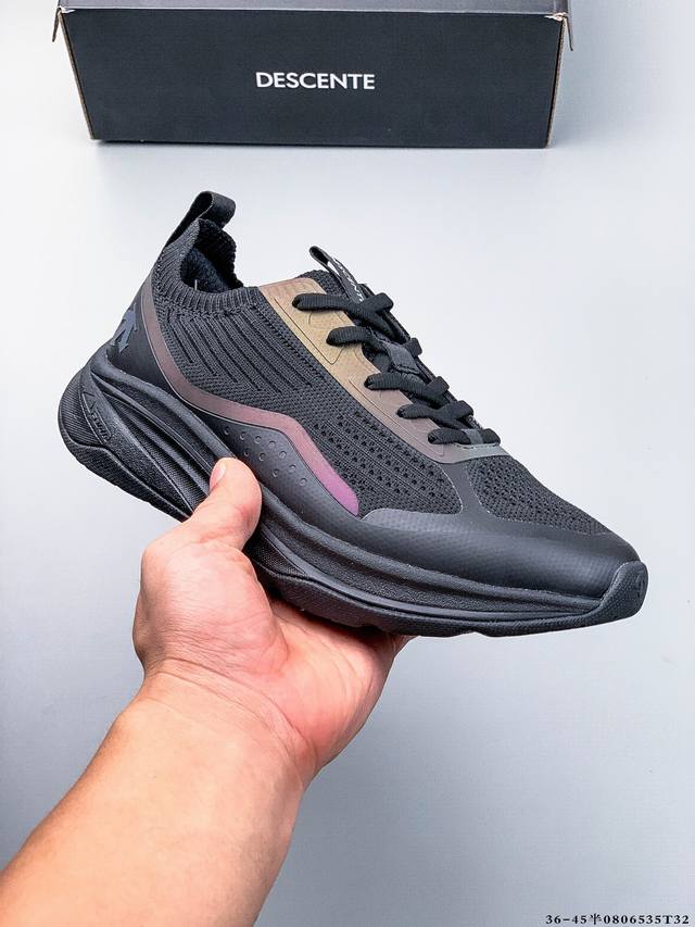Descente Lavitate II Knit stylish, non-slip low-top running shoes. DDD. Seamless