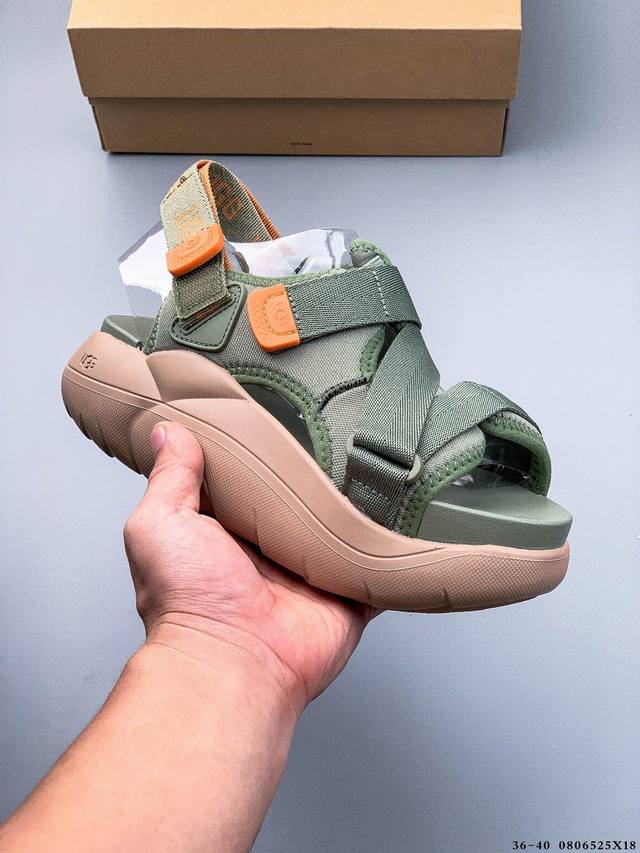 Ugg Goldenstar popular sandal The Ugg brand has become an icon of fashion, leisu