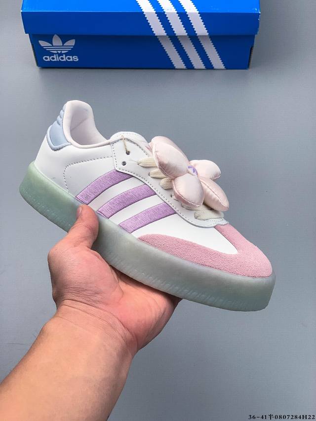 Adidas Originals Sambae W: A versatile, retro-inspired sneaker. The Adidas Samb