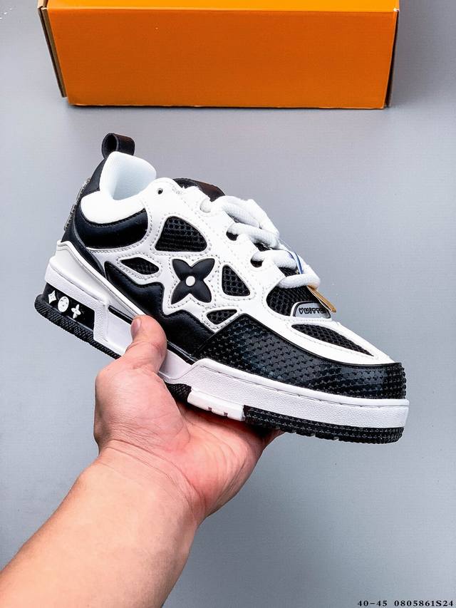 Louis Vuitton LV Louis Vuitton sneakers are a must-have on the fashion and enter