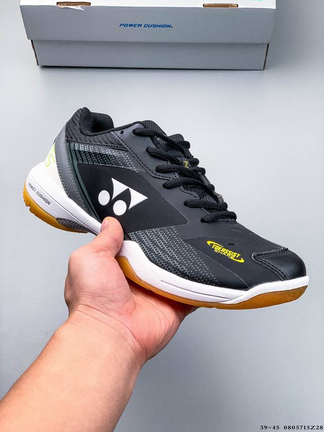Company-level Yonex running shoes, badminton shoes, Yy training and competition