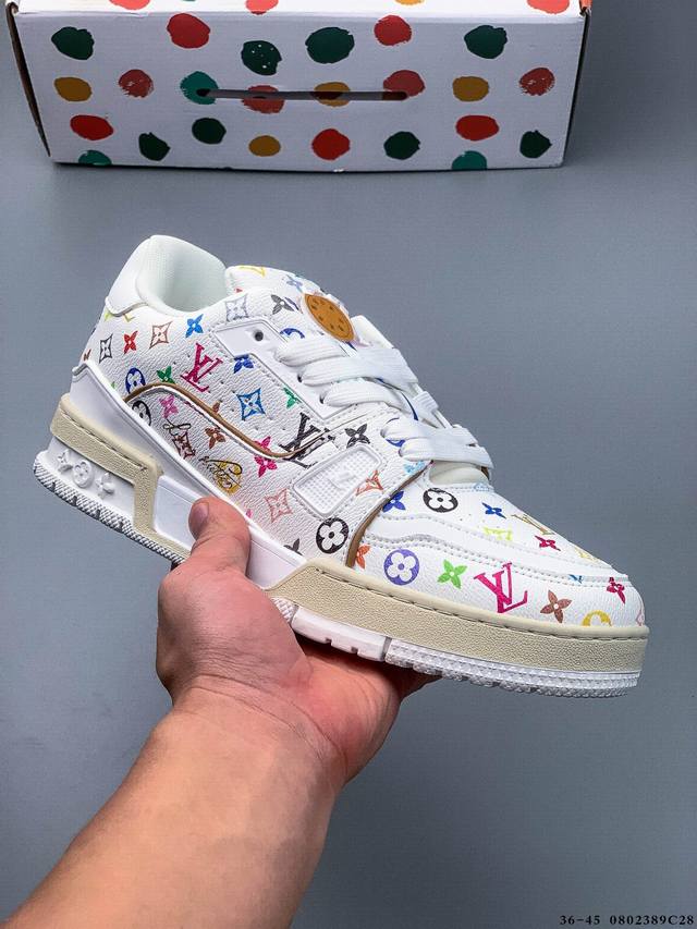 Louis Vuitton LV Louis Vuitton sneakers are a must-have on the fashion and enter