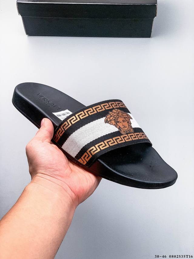 Versace Medusa Dimension Versace, a time-honored luxury brand, summer slippers 1