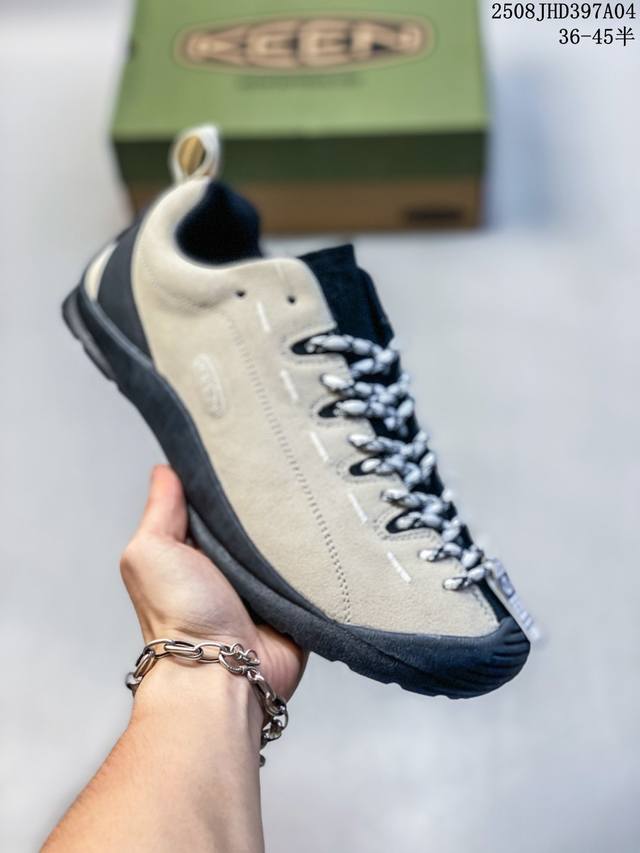 Men's and women's shoes are updated from the original last and developed in a p