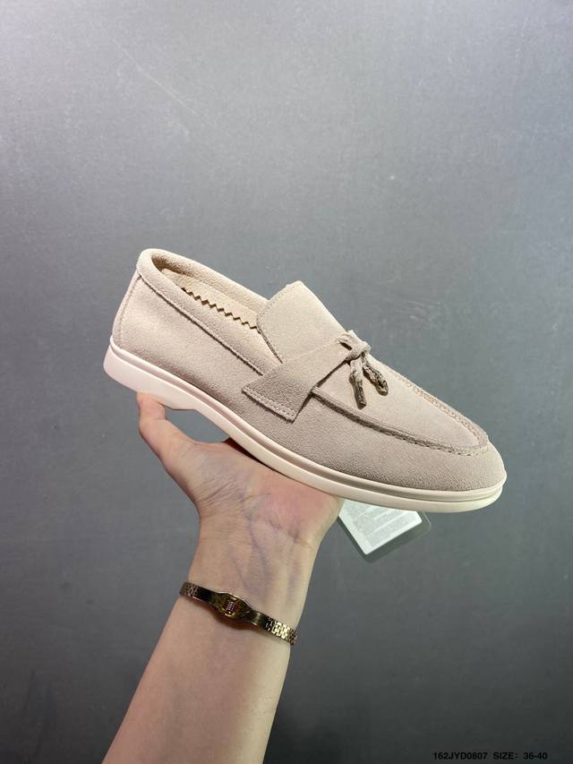 Corporate-grade Doucal's suede round-toe slip-on loafers, casual shoes for wome
