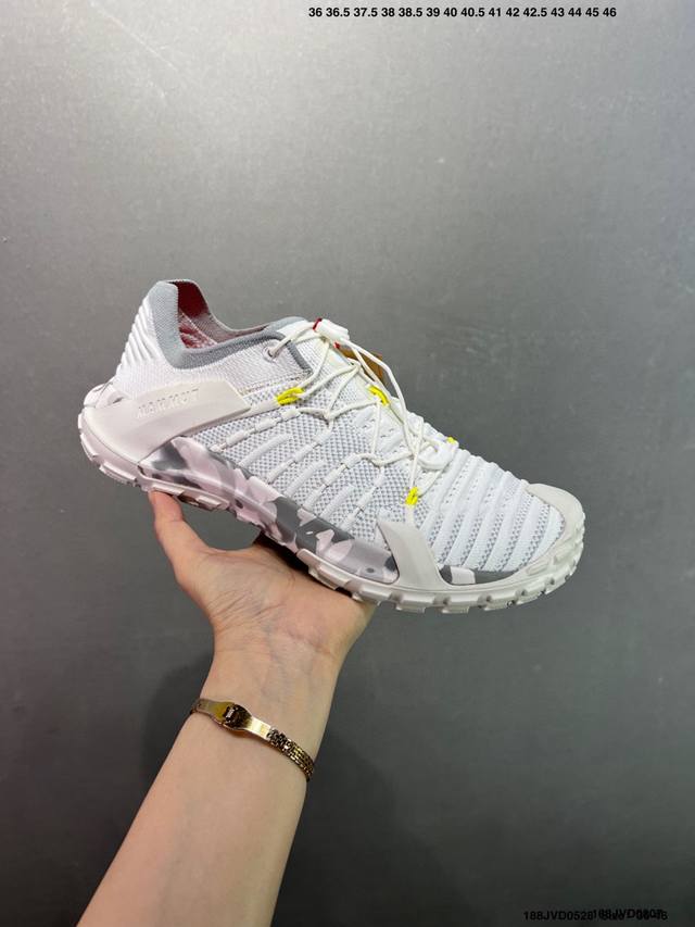 Company-level Mammut outdoor functional training hiking shoes adopt a profession