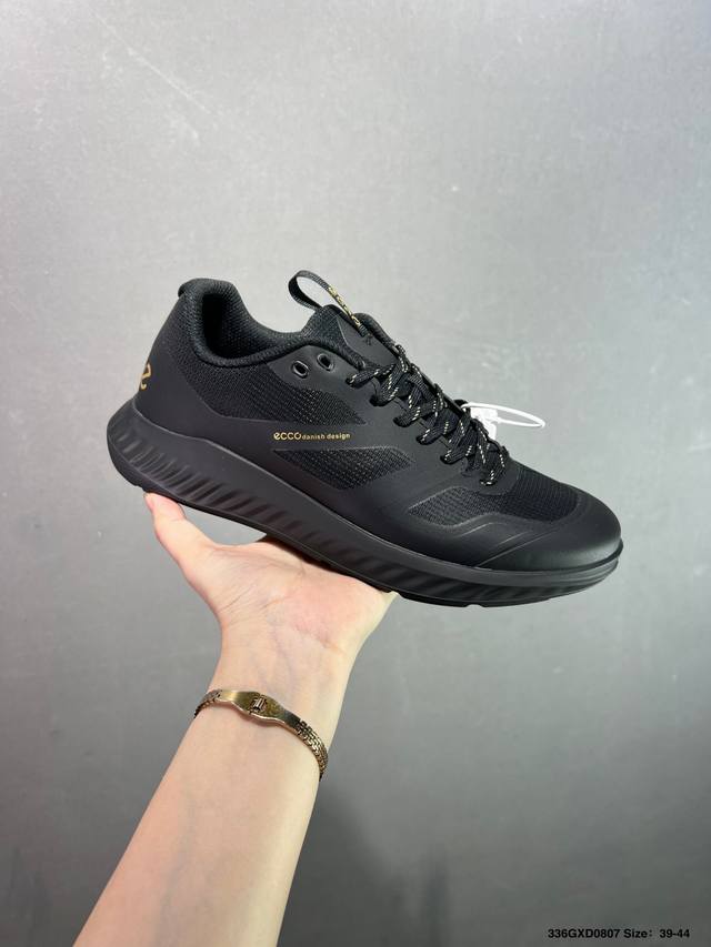 Company-grade Ecco breathable mesh stitching uses Ecco family technology Boost c